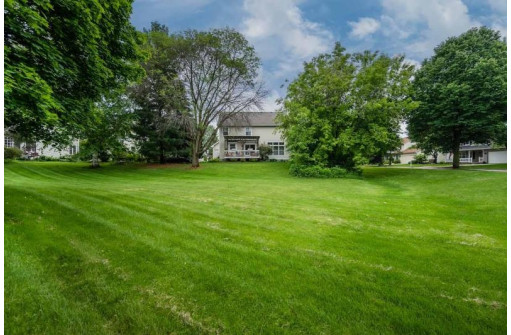 16 Court Of Brixham, Madison, WI 53705-1156