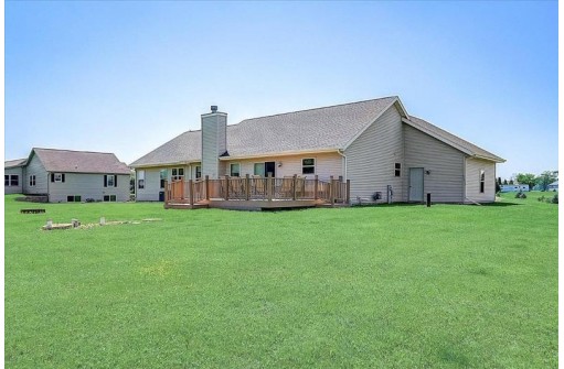 N6944 Hillview Dr, Beaver Dam, WI 53916