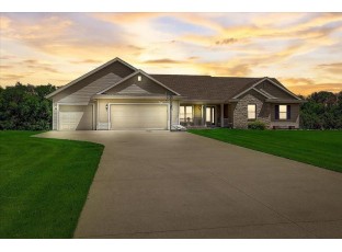 N6944 Hillview Dr Beaver Dam, WI 53916