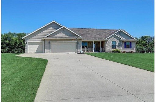 N6944 Hillview Dr, Beaver Dam, WI 53916