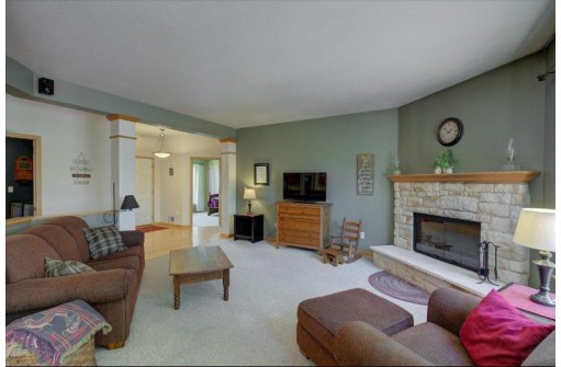 620 Chadwick Dr, Watertown, WI 53094-5907