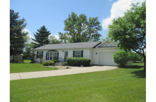 435 E Park St, Montello, WI 53949