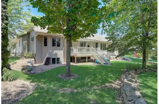 1505 Parkside Dr, Prairie Du Sac, WI 53578