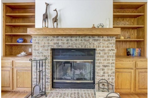 7606 Sawmill Rd, Madison, WI 53717