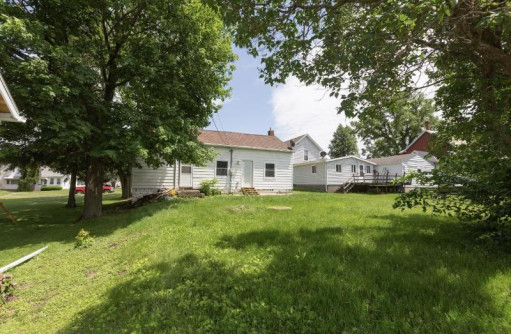 313 N Madison St, Cuba City, WI 53807