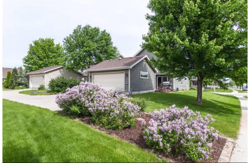 6137 Dominion Dr, Madison, WI 53718