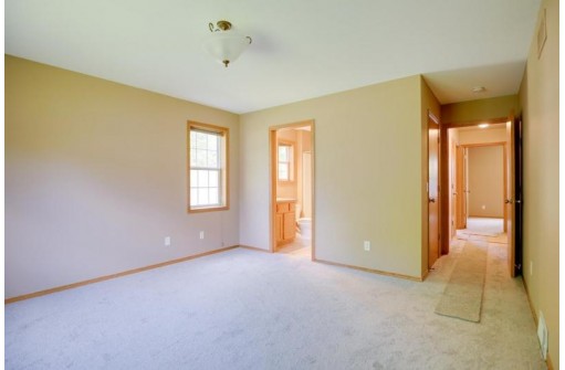 5401 Penny Ln, Madison, WI 53718