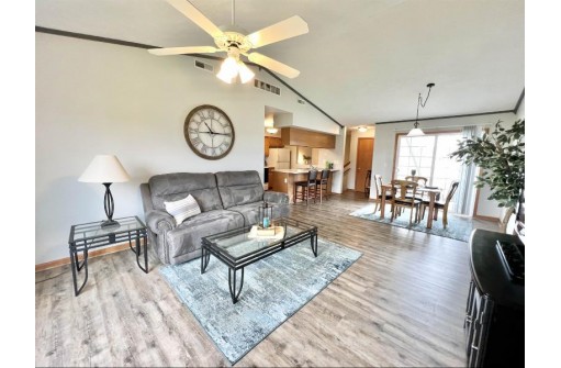 2240 Tallgrass Ct 24, Beloit, WI 53511-7013