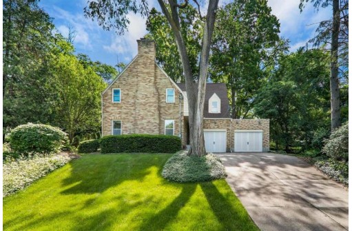 1009 Columbia Rd, Shorewood Hills, WI 53705