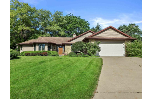 2875 Ascot Ct, Fitchburg, WI 53711