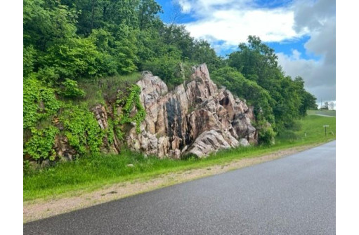 S5746 Point Of Rocks Rd, Baraboo, WI 53913