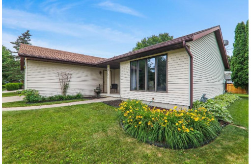 5117 Stage House Tr, Madison, WI 53714