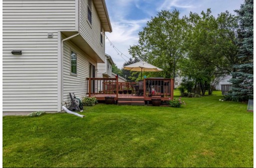 6100 White Pine Way, Fitchburg, WI 53719