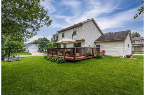 6100 White Pine Way, Fitchburg, WI 53719