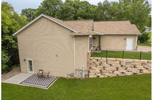 1731 Valley View Dr, Baraboo, WI 53913