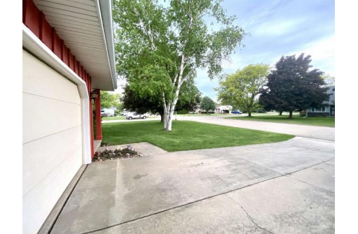 503 Ardmore Ave, Ripon, WI 54971