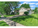 1210 Wayridge Dr, Madison, WI 53704