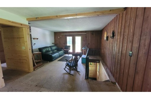 641 W Bluff St, Cassville, WI 53806