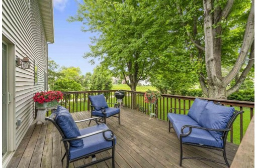 2767 Sunflower Dr, Fitchburg, WI 53711