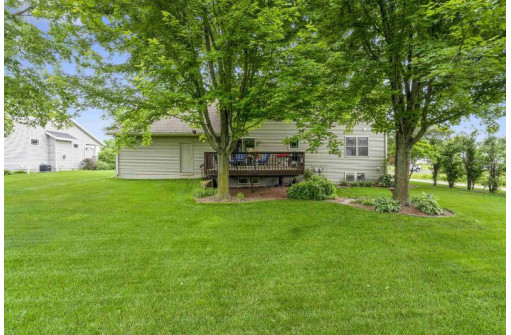 2767 Sunflower Dr, Fitchburg, WI 53711