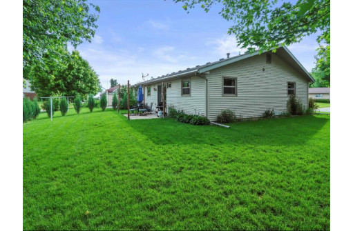 211 Kingston Way, Waunakee, WI 53597