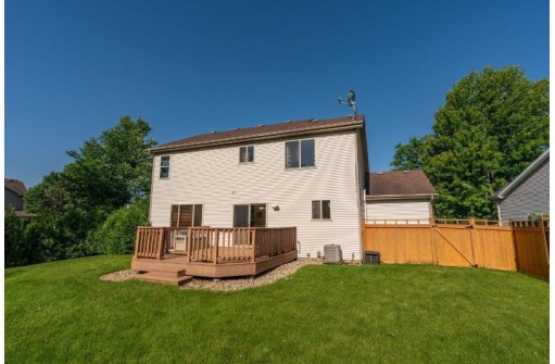 553 Aztalan Dr, Madison, WI 53718