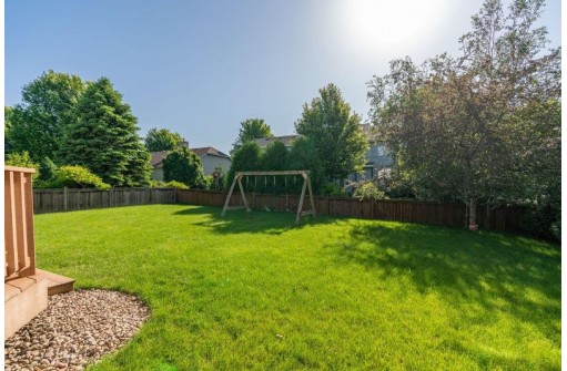 553 Aztalan Dr, Madison, WI 53718