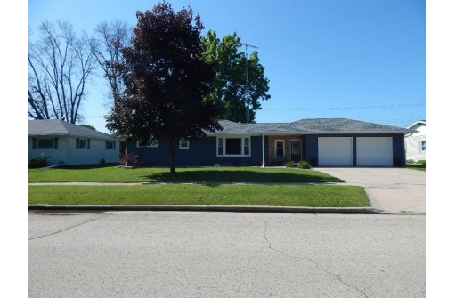 713 Rock River Ave, Waupun, WI 53963-1242