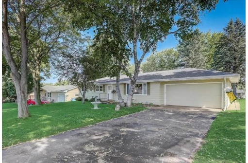 415 Patrick Ave, Waunakee, WI 53597