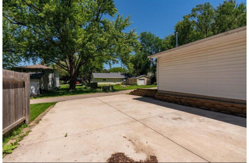 420 Linde St, DeForest, WI 53532