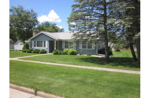 815 Camp St, Baraboo, WI 53913