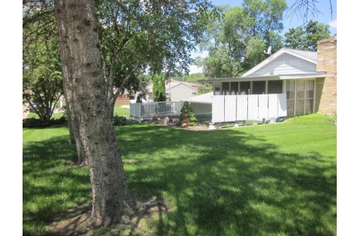 815 Camp St, Baraboo, WI 53913