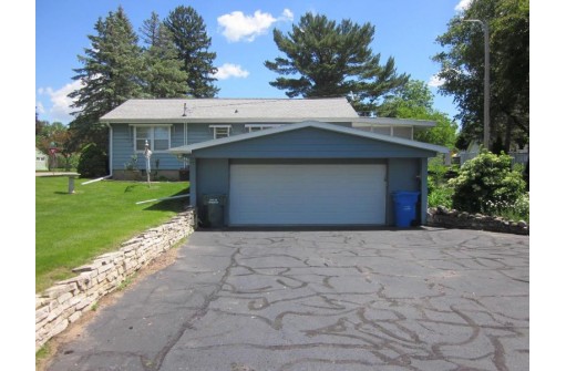 815 Camp St, Baraboo, WI 53913