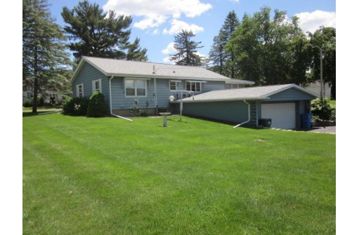 815 Camp St, Baraboo, WI 53913