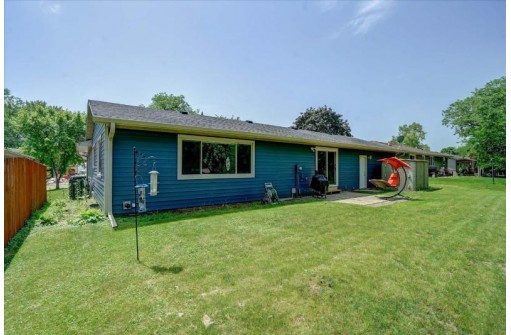 111 Winston Way, Waunakee, WI 53597