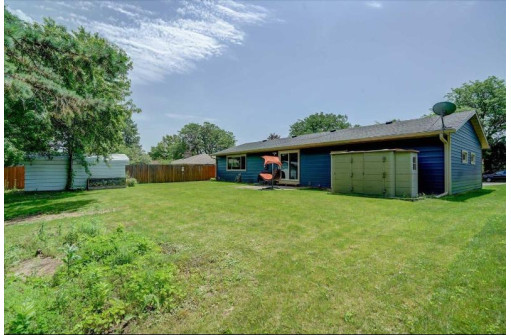 111 Winston Way, Waunakee, WI 53597