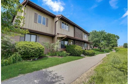 6530 Offshore Dr, Madison, WI 53705