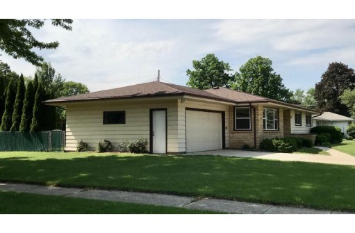 62 S Lexington Dr, Janesville, WI 53545