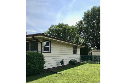 62 S Lexington Dr, Janesville, WI 53545