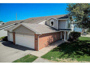 100 Creek Edge Ct Waunakee, WI 53597