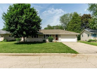 1507 Clover Ln Janesville, WI 53545