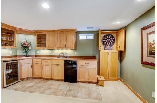 17 Maple Grove Ct, Madison, WI 53719-1545