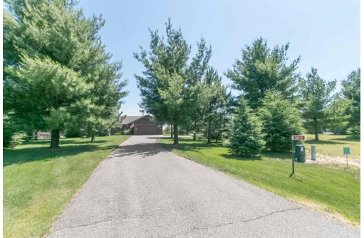 N8132 Clear Water Dr, New Lisbon, WI 53950