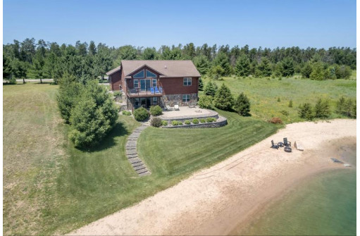 N8132 Clear Water Dr, New Lisbon, WI 53950