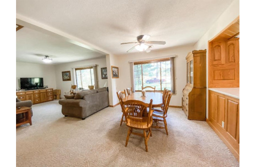 E8303 N Reedsburg Rd, Reedsburg, WI 53959