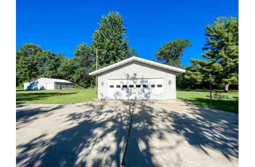 E8303 N Reedsburg Rd, Reedsburg, WI 53959