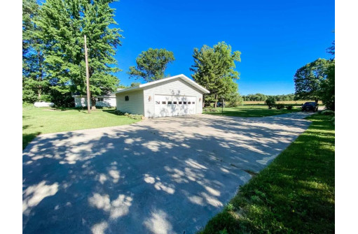 E8303 N Reedsburg Rd, Reedsburg, WI 53959