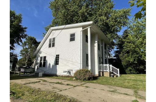 450 W Mineral St, Platteville, WI 53818