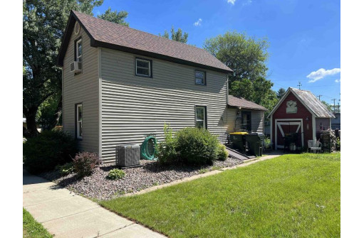 601 Main St, Avoca, WI 53506