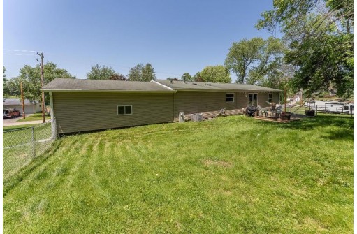 104 Holtz St, Rock Springs, WI 53961